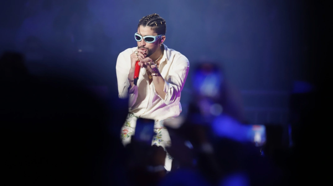 P Fkng R Αγωγή κατά του Bad Bunny από την πρώην σύντροφο του: Διεκδικεί 40 ...